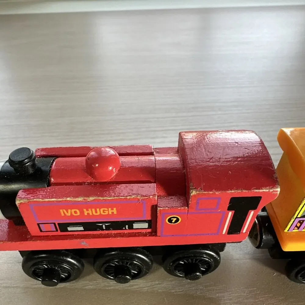Authentic Learning Wooden Thomas Train Ivo Hugh with Zoo Cars!